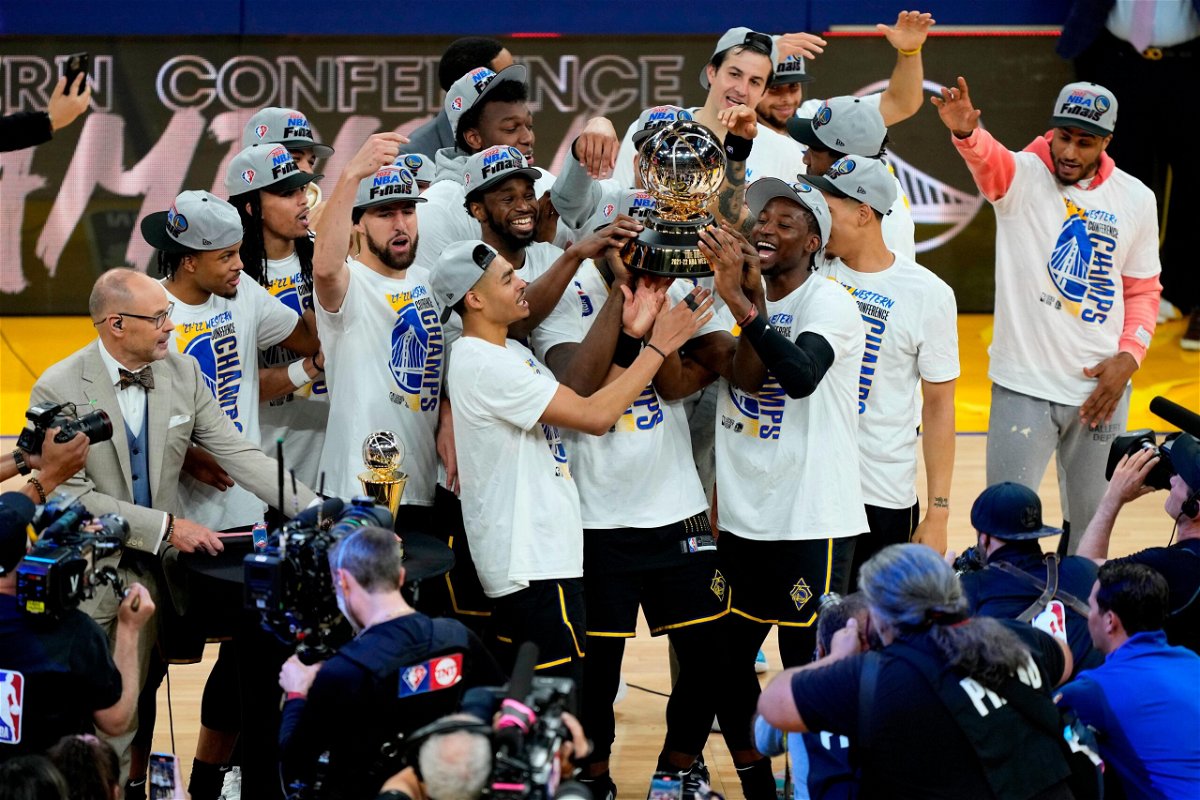 Golden State Warriors reach sixth NBA Finals in eight years as comparisons  are drawn with dominant Chicago Bulls team of the 1990s - KTVZ
