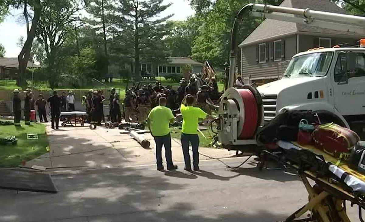 <i>KCTV</i><br/>A construction worker is recovering after first responders rescued him from a trench collapse in Leawood