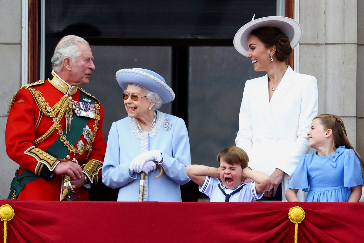 <i>Hannah McKay/Reuters</i><br/>Britain's Queen Elizabeth