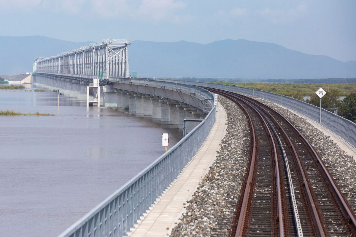 <i>Zhang Tao/Xinhua News Agency/Getty Images</i><br/>The China-Russia Tongjiang-Nizhneleninskoye cross-border railway bridge during its construction in 2017.