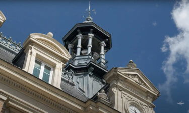 Siren loudspeakers can be seen in the tower of Maison Laffitte's town hall.