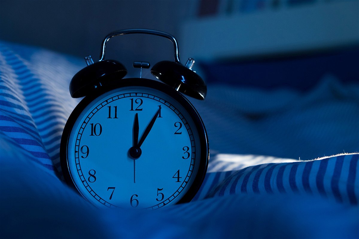 <i>Surapong Thammabuht/EyeEm/Getty Images</i><br/>What happens if you wake up before your alarm? Tips from 3 sleep experts.