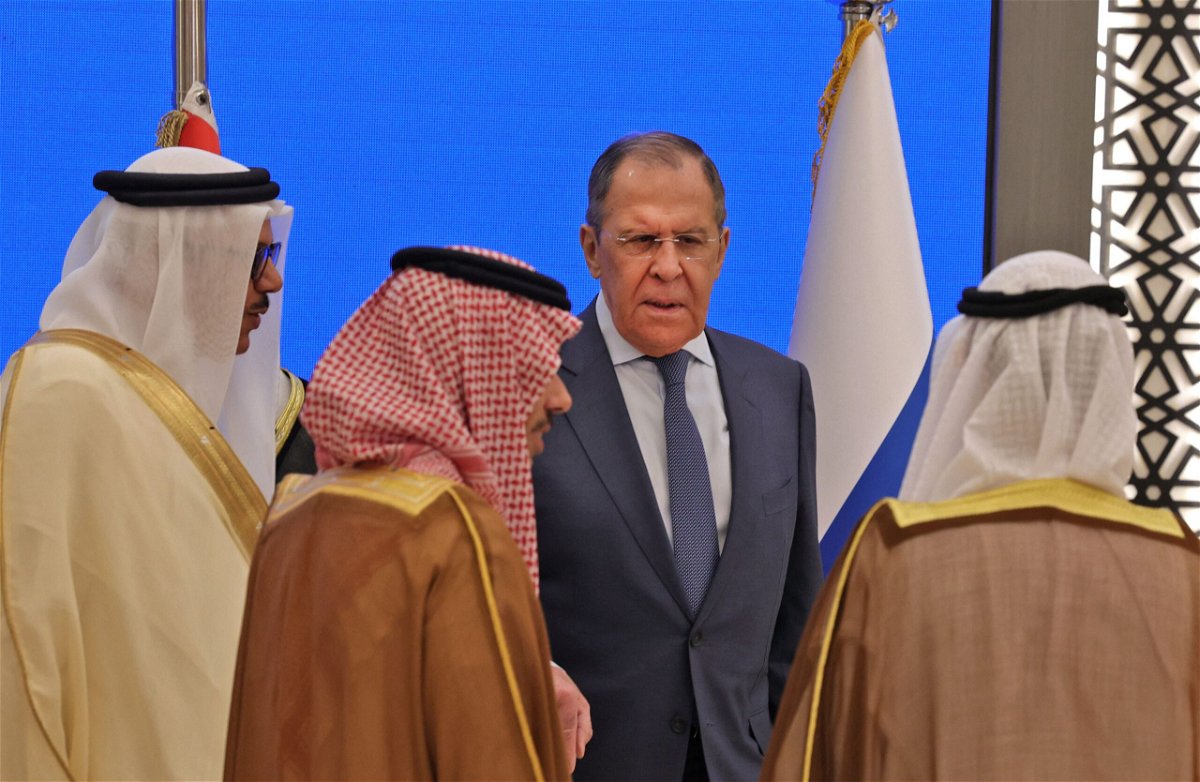 <i>Fayez Nureldine/AFP/Getty Images</i><br/>Oil prices fell on June 2 on reports that OPEC could start to pump more crude to make up for a drop in Russian production caused by Western sanctions. Russian Foreign Minister Sergei Lavrov