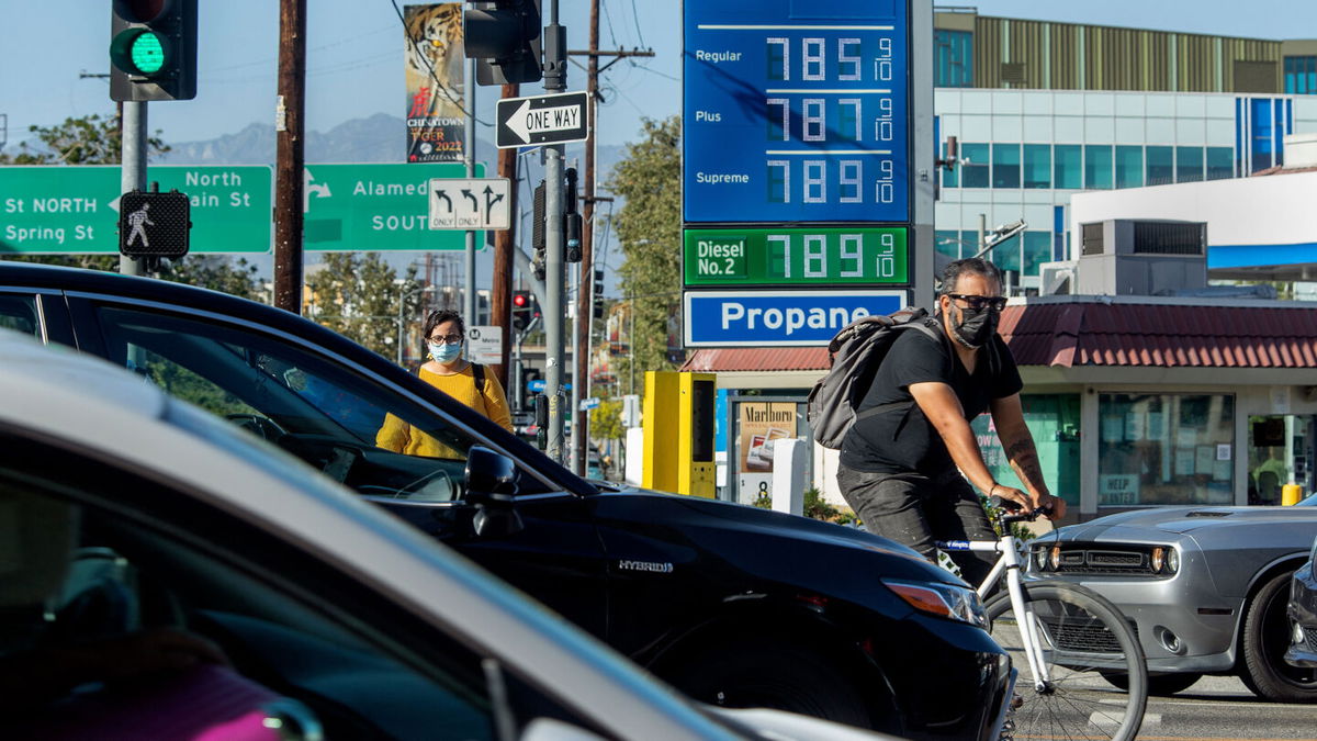 <i>Mel Melcon/Los Angeles Times via Getty Images</i><br/>Record gas prices drove inflation to 8.6% for the 12 months ending in May