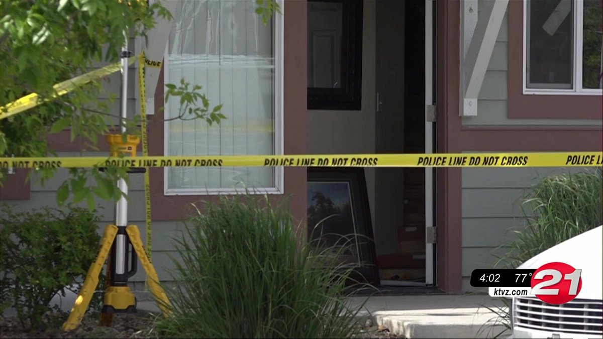Bend man arrested on murder, arson charges after man’s body found in burning townhome