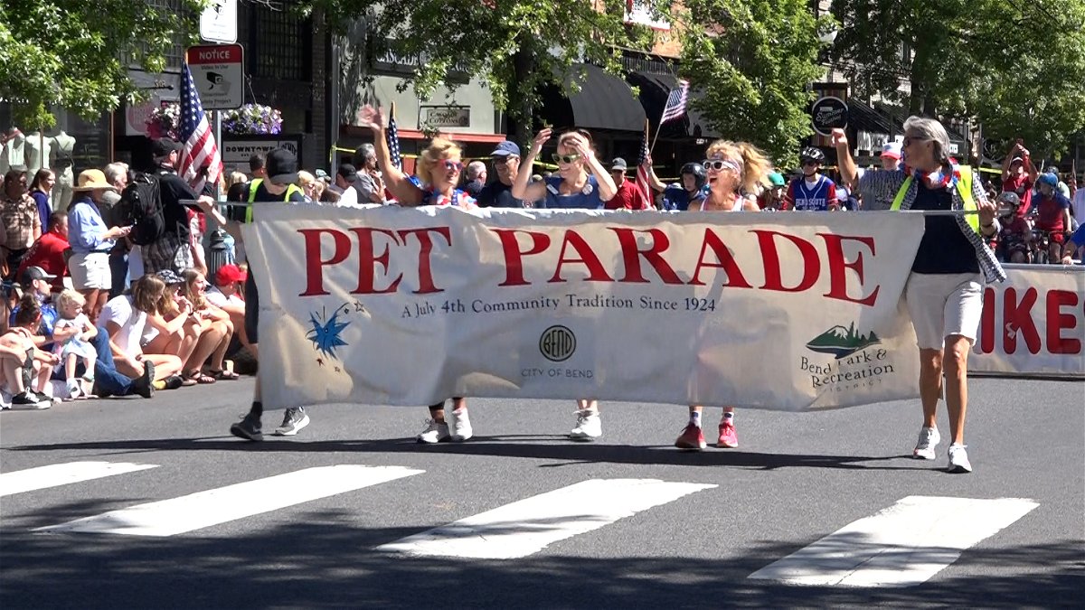 The 3-year ‘paws’ is over: Bend’s Fourth of July Pet Parade returns after hiatus, to the joy of many