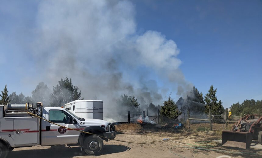 Firefighters halt wind-fanned blaze that threatened homes at Crooked River Ranch