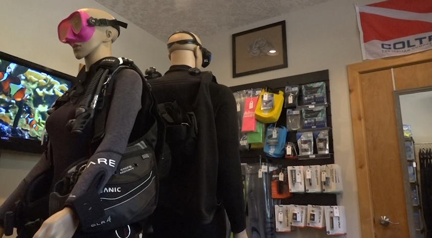 Dozens turn out for grand opening of Sunriver scuba diving store