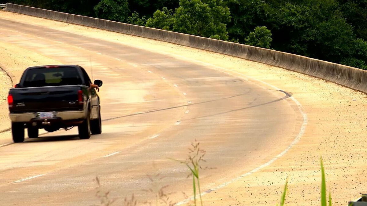 <i>WLOS</i><br/>Plane dodges traffic