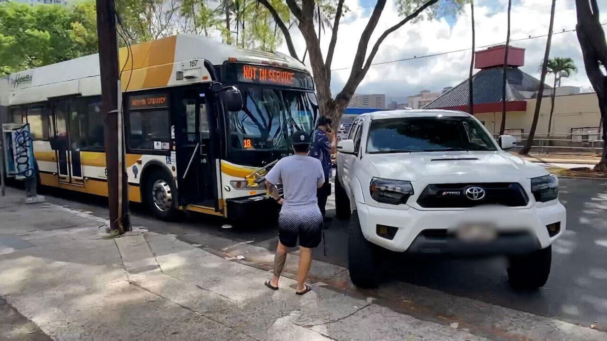 <i>KITV</i><br/>A motor vehicle accident last Sunday resulted in a 65-year-old woman aboard an Oahu Transit bus being ejected from her seat into the aisle.