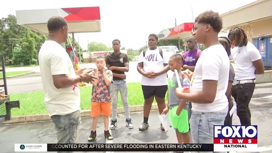 <i>WALA</i><br/>A Mobile church is helping set a good example and spread positivity among youth in the community. PrayerHouse Ministries in Mobile held a father-son workshop to show young men the importance of working and how to be productive.