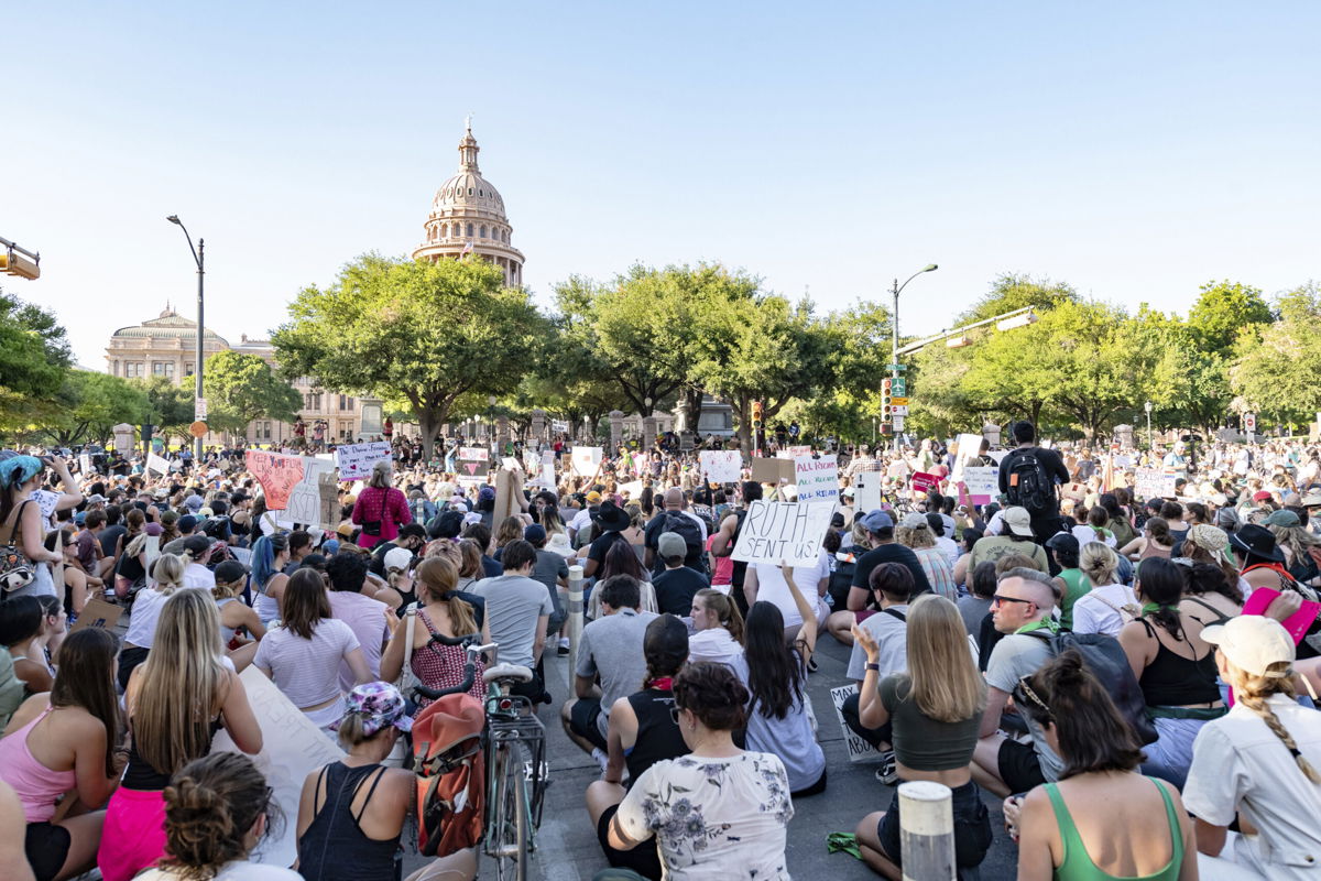 <i>Maggie Boyd/Sipa/AP</i><br/>Abortion rights demonstrators protest the US Supreme Court's decision on June 24