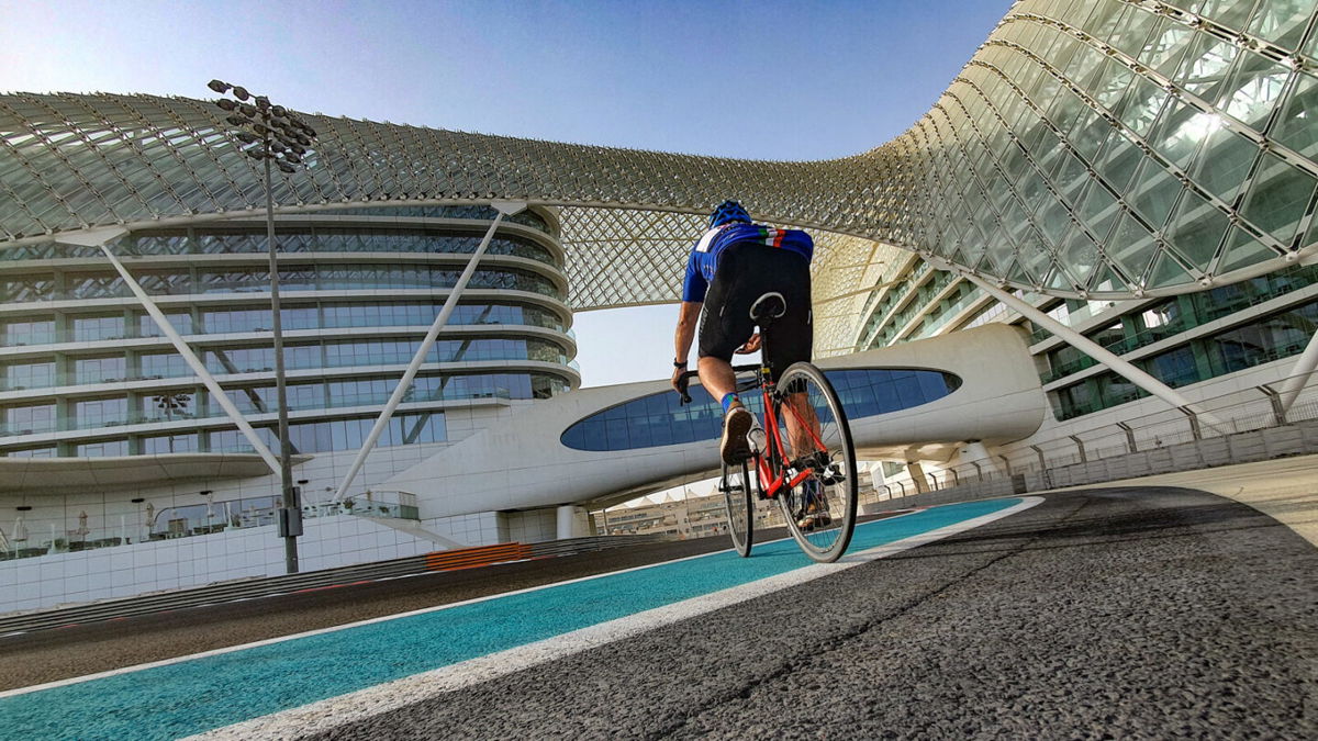 <i>Barry Neild/CNN</i><br/>Cycling the Yas Marina F1 circuit is a thrill.