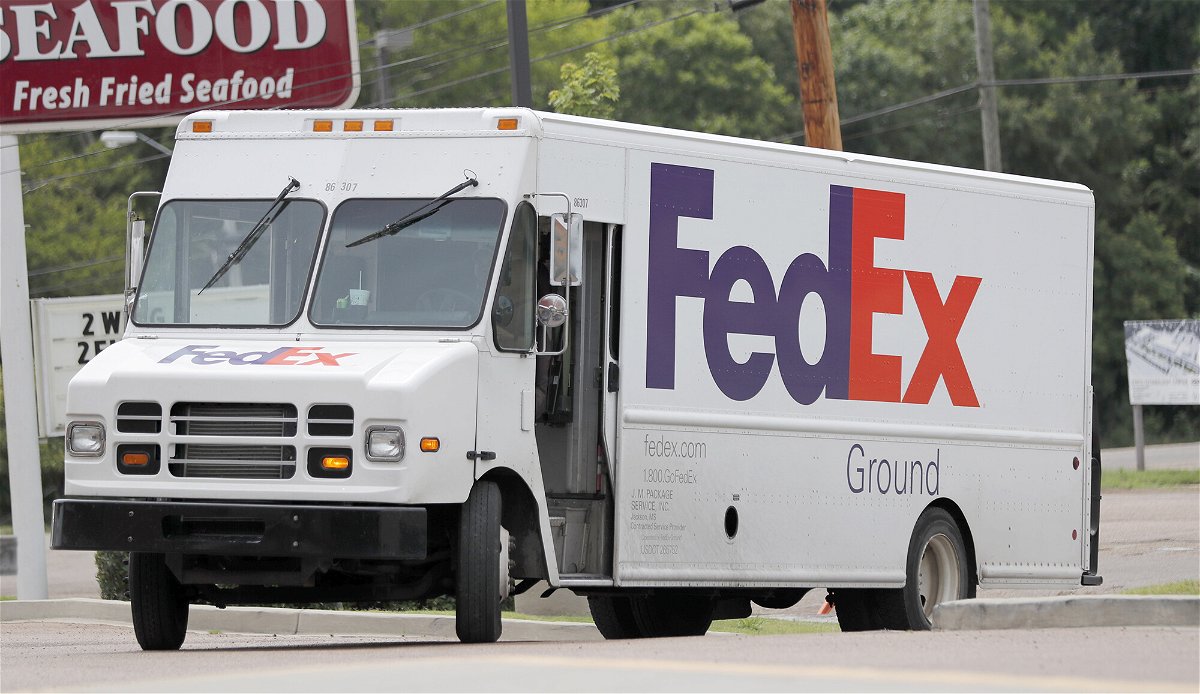 <i>Rogelio V. Solis/AP</i><br/>People hoping to get their holiday shopping delivered on time could be caught in the middle of a growing battle between FedEx and thousands of contractors who deliver most FedEx packages.