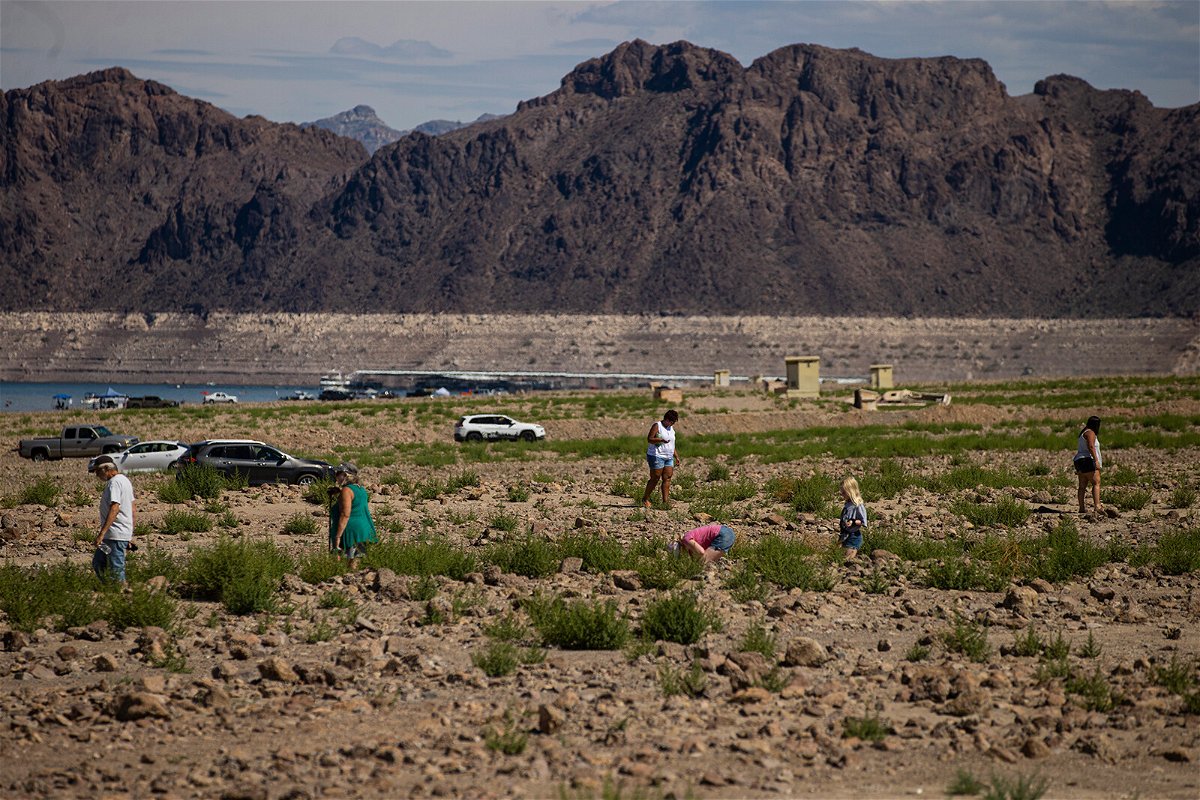 <i>Chase Stevens/Las Vegas Review-Journal/Associated Press</i><br/>Human remains were found at Lake Mead's Swim Beach for the third time amid dramatically dropping water levels.