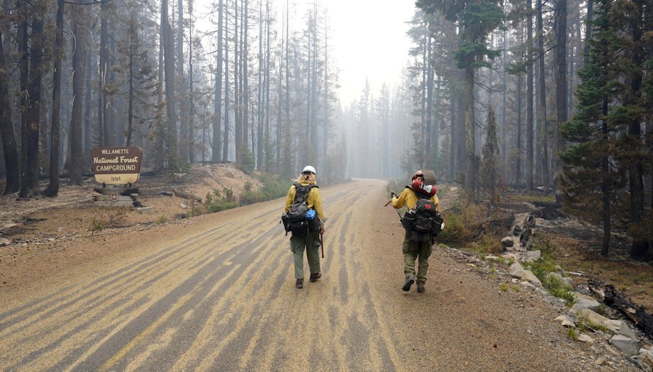 Rain, cooler weather help army of firefighters bring 113,000-acre Cedar Creek Fire back to 11% containment