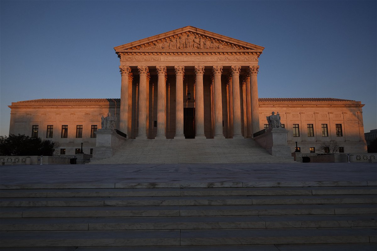<i>Chip Somodevilla/Getty Images/FILE</i><br/>The U.S. Supreme Court building is seen here on January 26.  Florida has asked the Supreme Court to rule on whether states may force social media companies to host content they would rather remove.