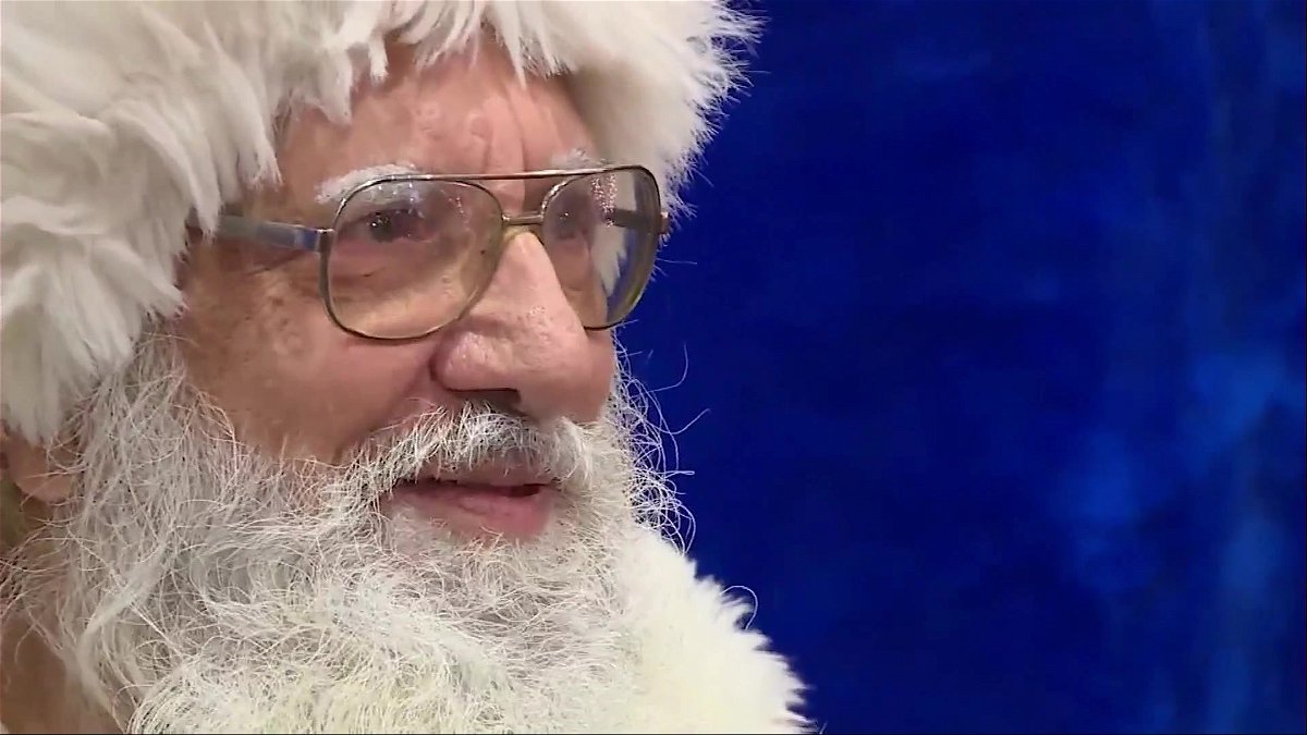 30-year Bend Santa hoping for ‘miracle’: suffering from COVID pneumonia, unable to work