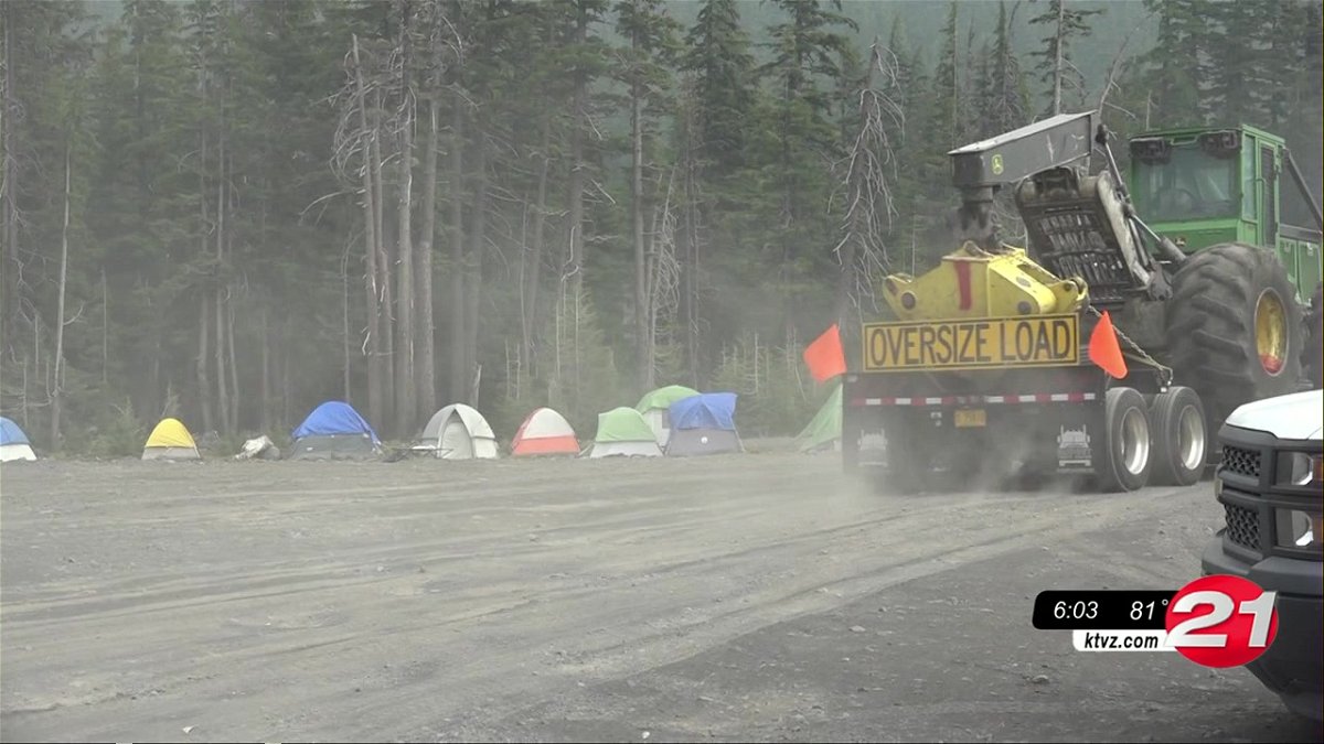Mt. Bachelor command center crews working to keep Cedar Creek Fire from moving farther east