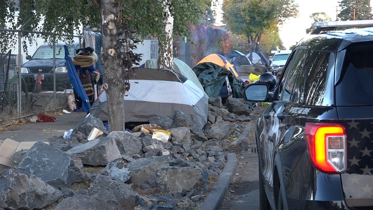 Bend’s Second Street cleanup extended to Thursday, giving some residents more time to move on