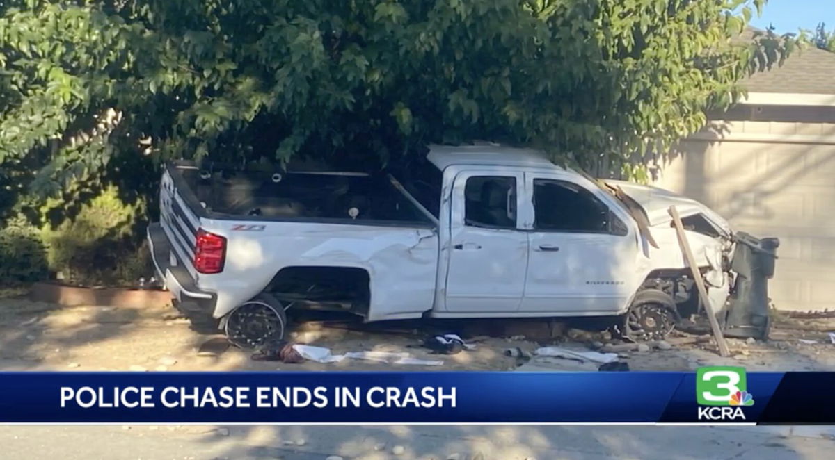 <i>KCRA</i><br/>A man is in the hospital Saturday after the Sacramento County Sheriff's Office said he led deputies on a chase from Highway 99 to an East Sacramento neighborhood where he crashed into two homes.
