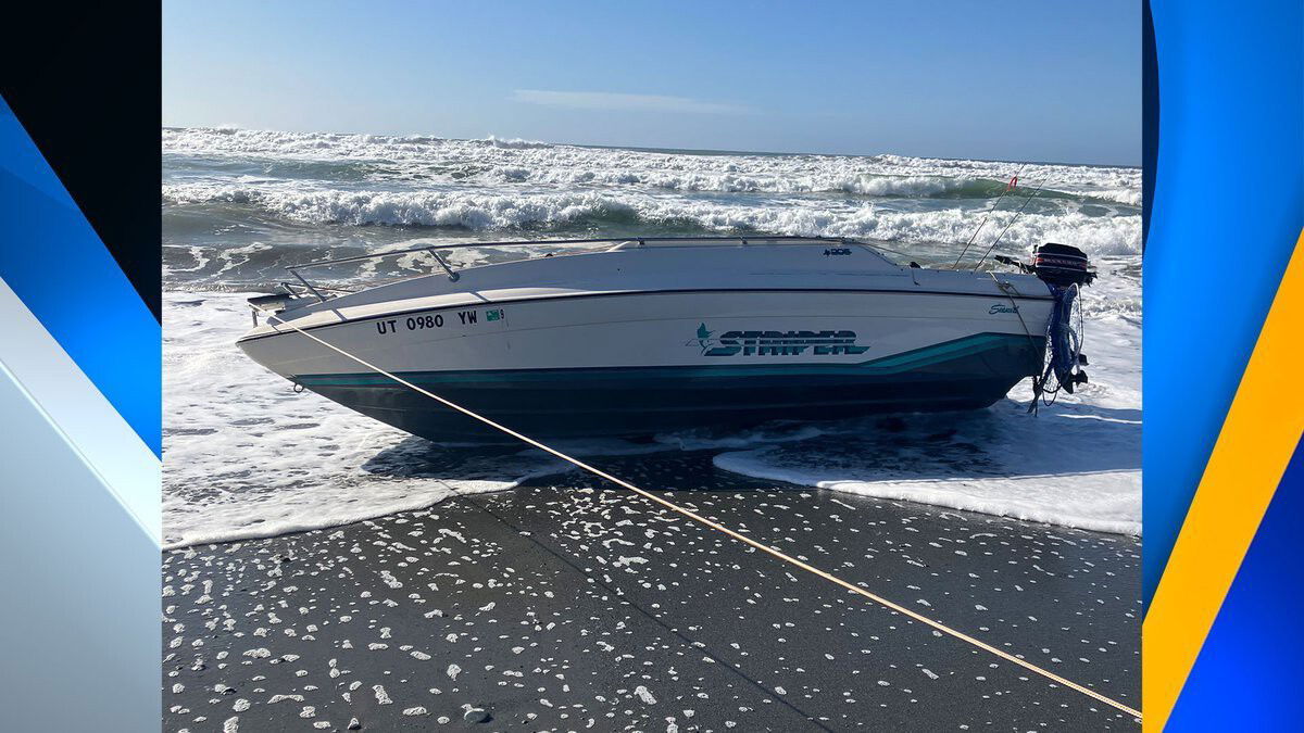 <i>KPTV</i><br/>Oregon boater rescued after becoming stranded by heavy surf.