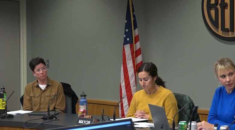 Bend City Council, police chief discuss Measure 114 impacts; councilors vote 4-3 to adopt camping code