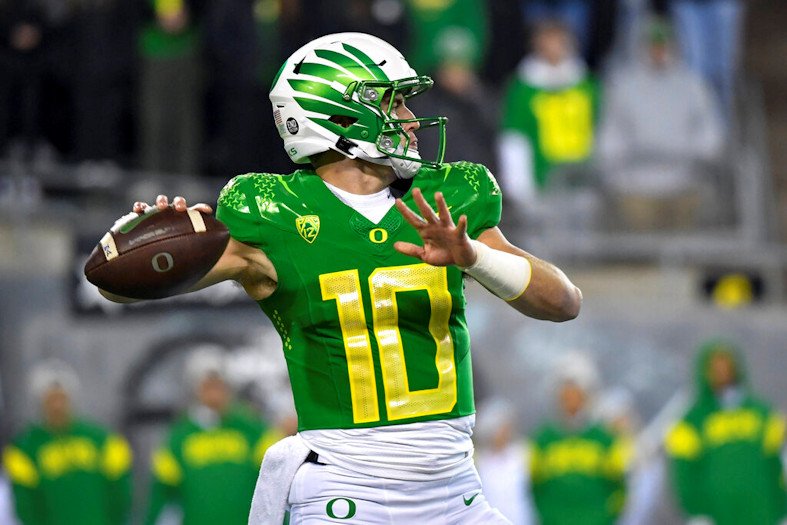 Oregon quarterback Bo Nix looks for a receiver during the first half of Saturday's contest against Utah in Eugene
