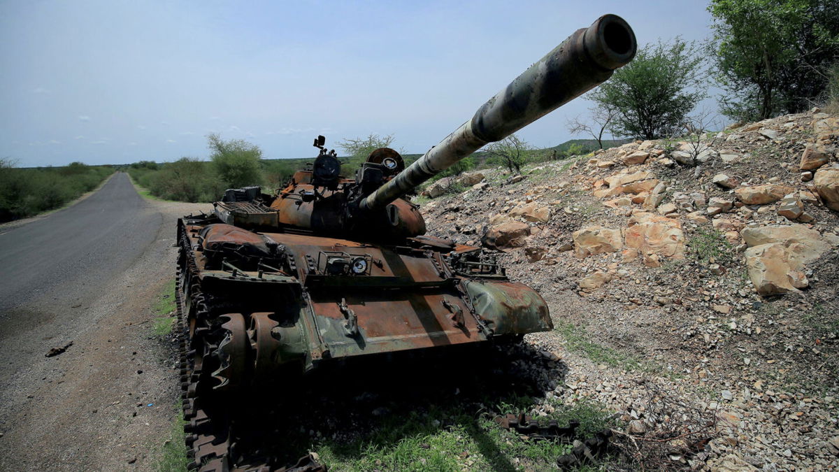 <i>Stringer/reuters</i><br/>Warring parties in Ethiopia agree on cessation of hostilities. A tank