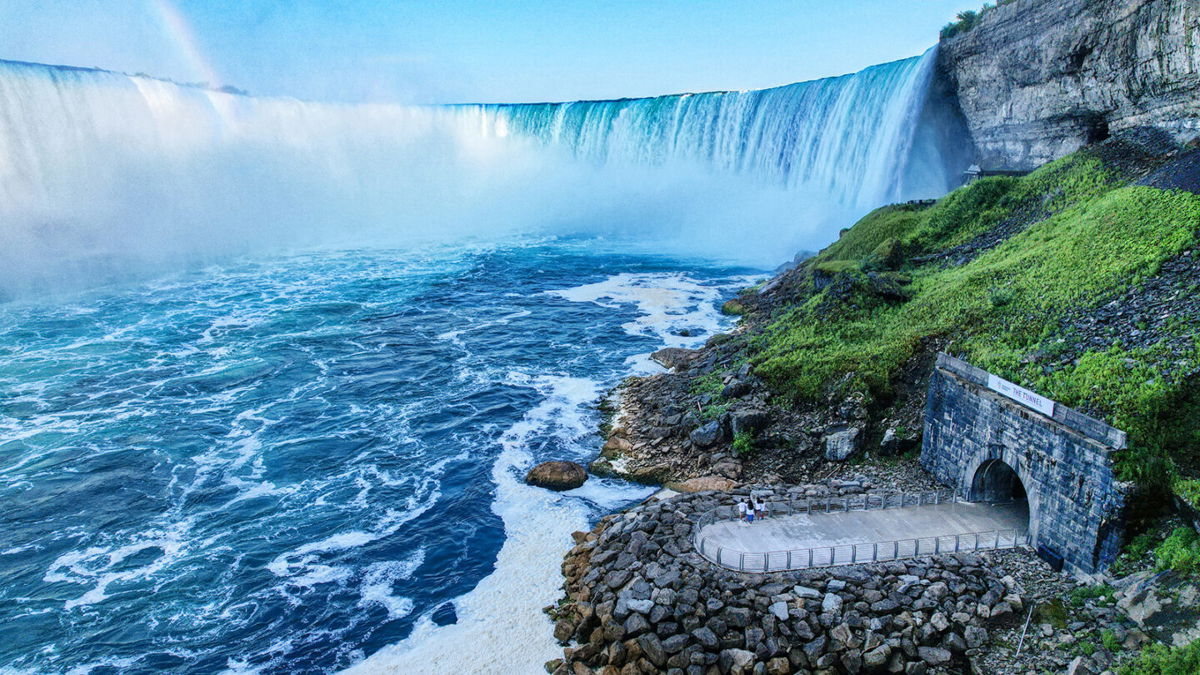 <i>Niagara Parks</i><br/>Tourists can now walk out onto a platform to view Niagara Falls.