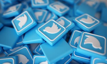 Thousands of previously banned Twitter users have begun to have their accounts restored to the platform.