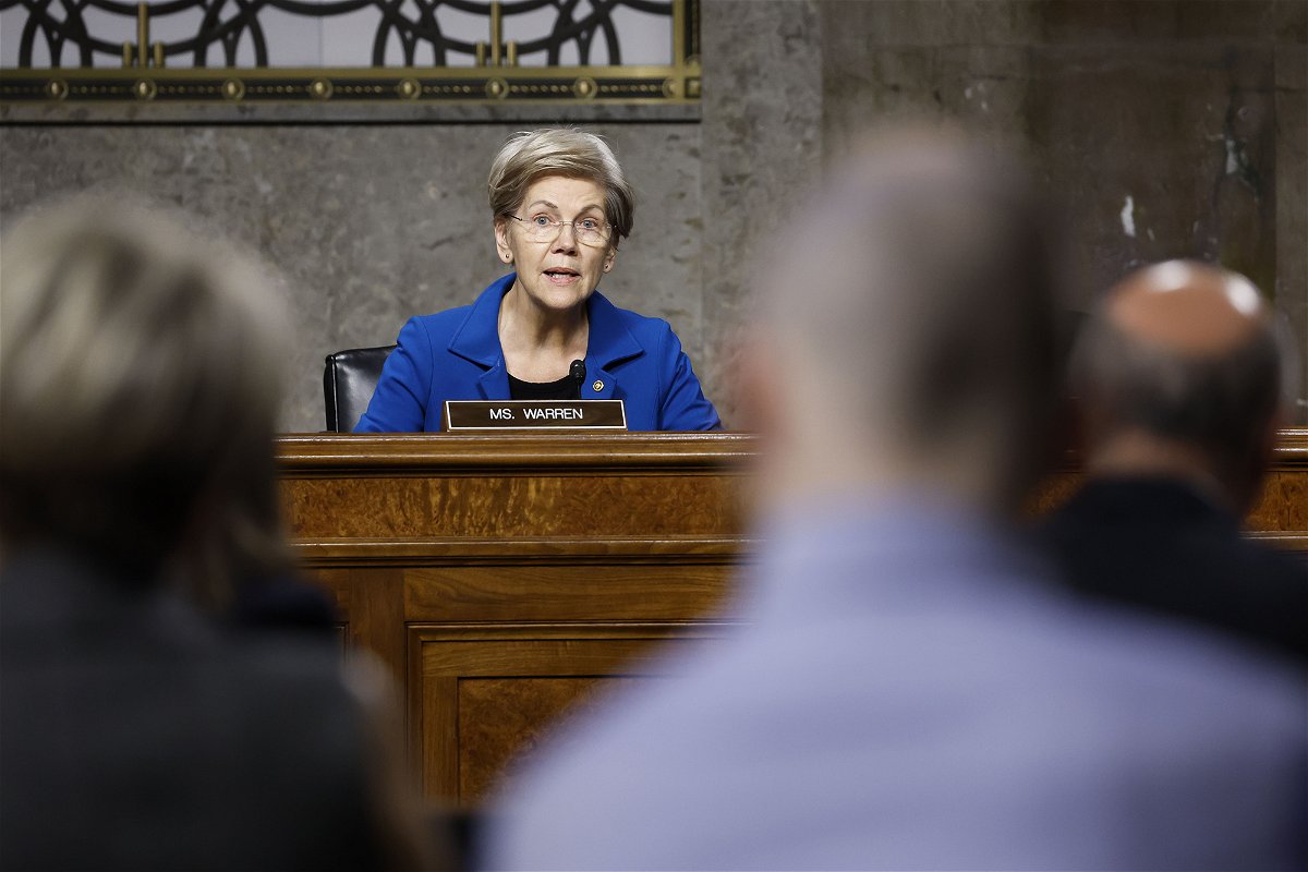 <i>Ting Shen/Bloomberg/Getty Images</i><br/>Senator Elizabeth Warren