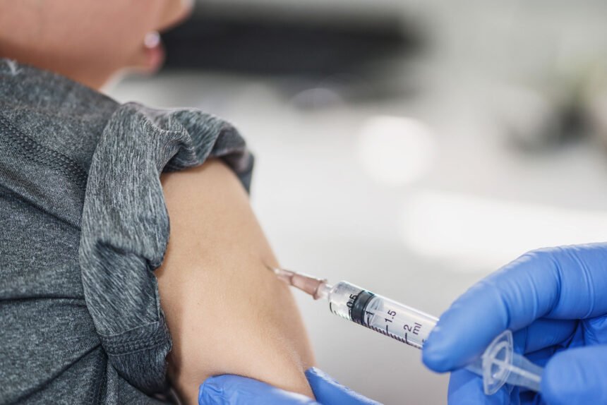 FDA vaccine advisers 'disappointed' and 'angry' that early data about new  Covid-19 booster shot wasn't presented for review last year