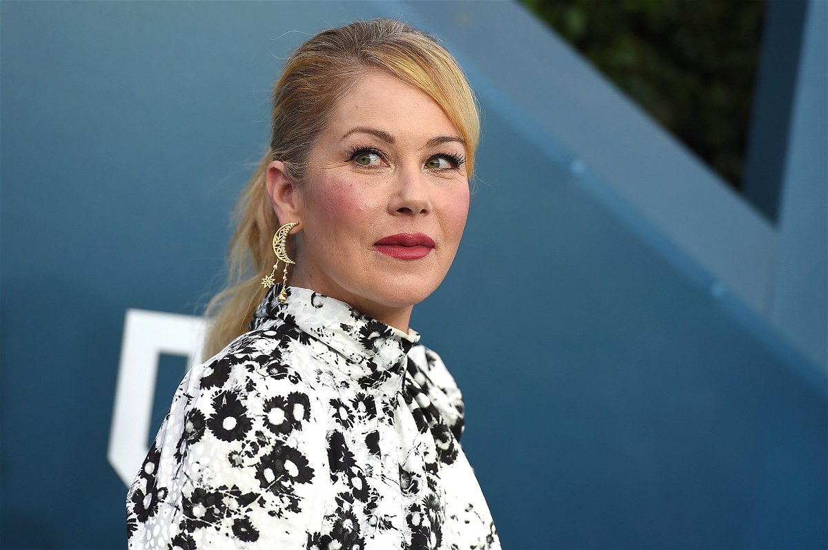 Christina Applegate makes her first awards show appearance after her diagnosis with Multiple Sclerosis