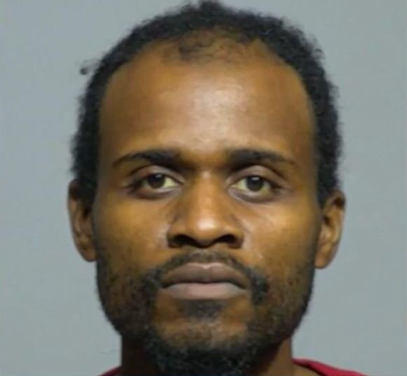 <i>Milwaukee Police/WISN</i><br/>Tra-Von Barnes is accused of shooting and killing his father while his father was driving.