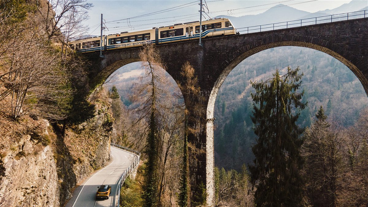 <i>Sara Daepp/Ferrovia Vigezzina-Centovalli</i><br/>The Locarno to Domodossola route crosses numerous valleys.