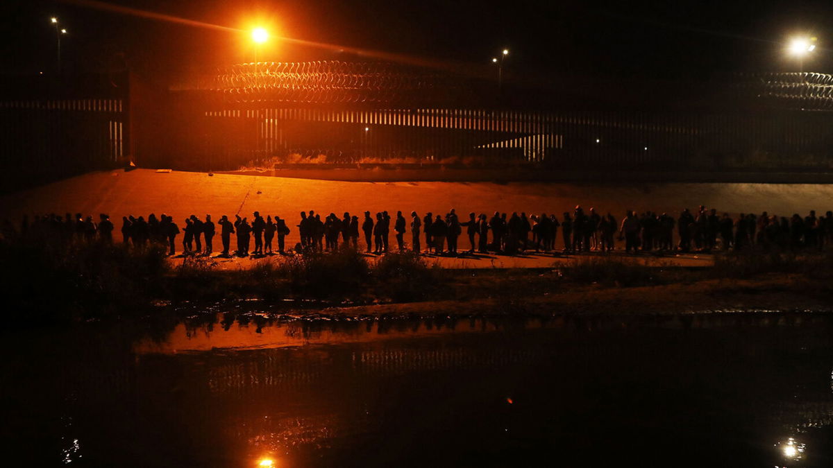 <i>Herika Martinez/AFP/Getty Images</i><br/>Migrants are seen here traveling in a caravan of more than a thousand people from countries such as Nicaragua