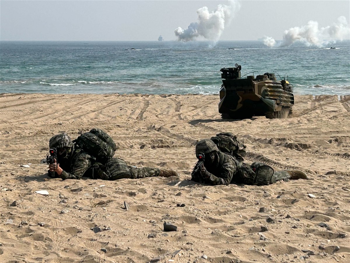 <i>Brad Lendon/CNN</i><br/>US and South Korean troops take part in Exercise Ssang Yong in Pohang