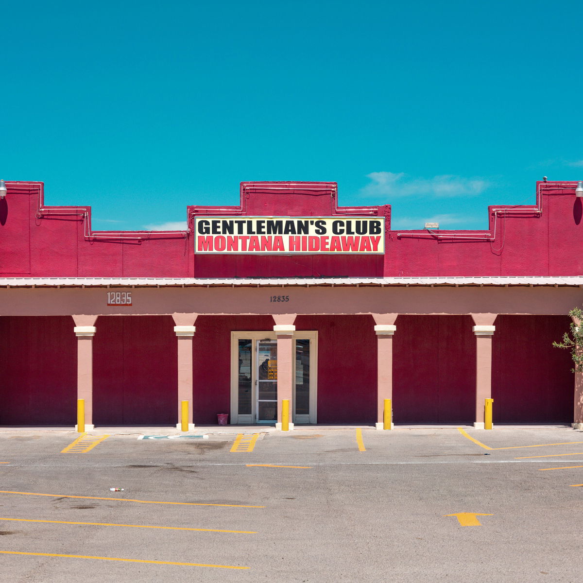 A French photographer offers an unexpected view of the United States —  through its many strip clubs - KTVZ