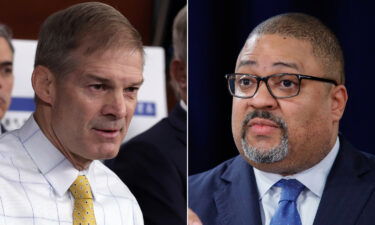 (L-R) Rep. Jim Jordan and Manhattan District Attorney Alvin Bragg are seen here in a split image.