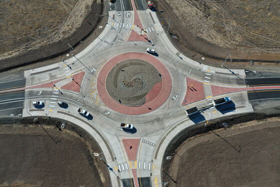 Dual-lane roundabout