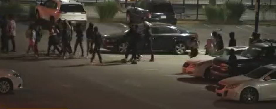 <i></i><br/>Philadelphia police responded to a large group of teens in Penn's Landing. Police radio traffic noted roughly 200 juveniles in the area.