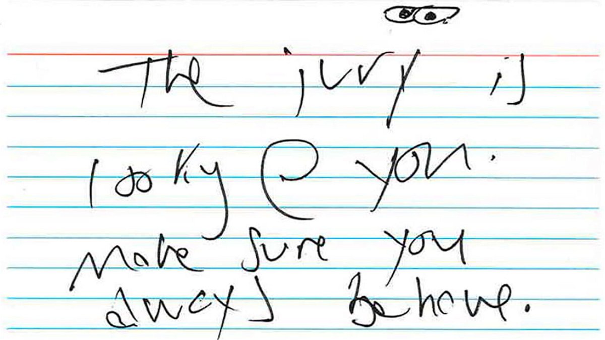 <i>Obtained by CNN</i><br/>A note from the defense table during the Proud Boys seditious conspiracy trial.