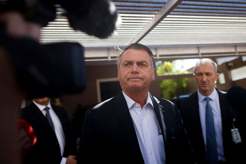 Brazilian Police Raid Former President Bolsonaro's Home, Arrest Former ...