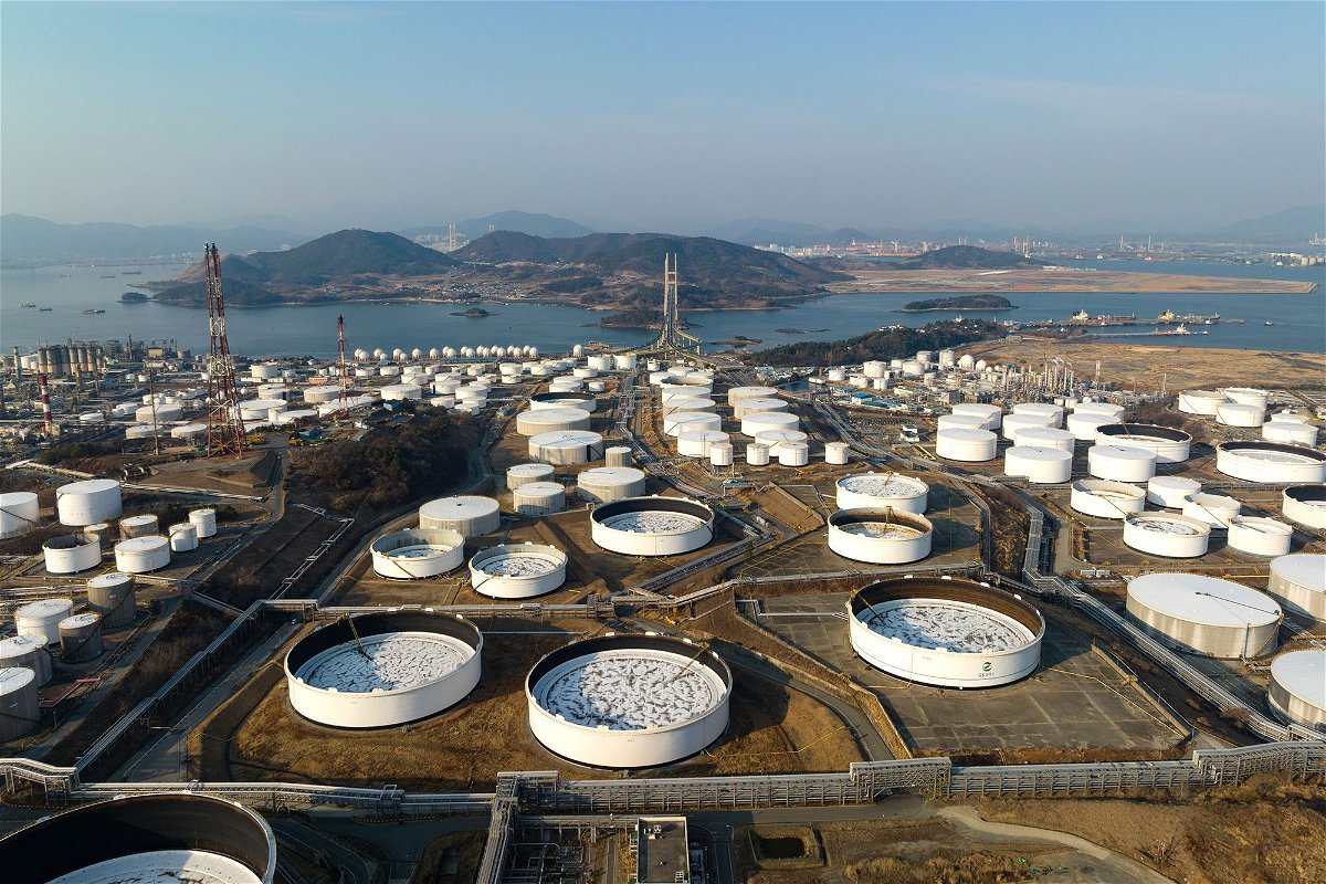 <i>SeongJoon Cho/Bloomberg/Getty Images</i><br/>Oil tanks at the GS Caltex Corp. oil refinery facility in the Yeosu Industrial Complex in South Korea