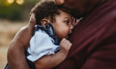 A new study suggests dads play a key role in breastfeeding and the use of safe sleep practices for babies.