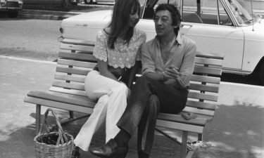 Jane Birkin wears a pair of Gucci's trademark loafers in Cannes with Serge Gainsbourg in 1970.