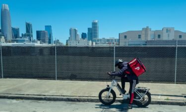 DoorDash is changing how delivery drivers get paid.