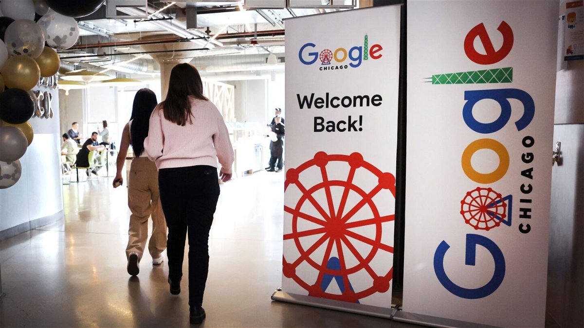 <i>Scott Olson/Getty Images</i><br/>Employees are welcomed back to work with breakfast in the cafeteria at the Chicago Google offices on April 5