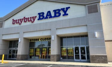 Buy Buy Baby store announcing a fixture sale for closing of store